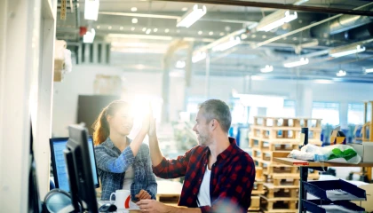 <p>Durch die F&ouml;rderung einer Kultur der <strong>Qualit&auml;t und Sicherheit</strong> bei der Arbeit.<br />
Durch die Entwicklung eines ausgepr&auml;gten <strong>ethischen Bewusstseins</strong> sowohl intern als auch in unserer Wertsch&ouml;pfungskette.<br />
Durch die Zusammenarbeit <strong>mit Partnern</strong>, um L&ouml;sungen zu finden.</p>