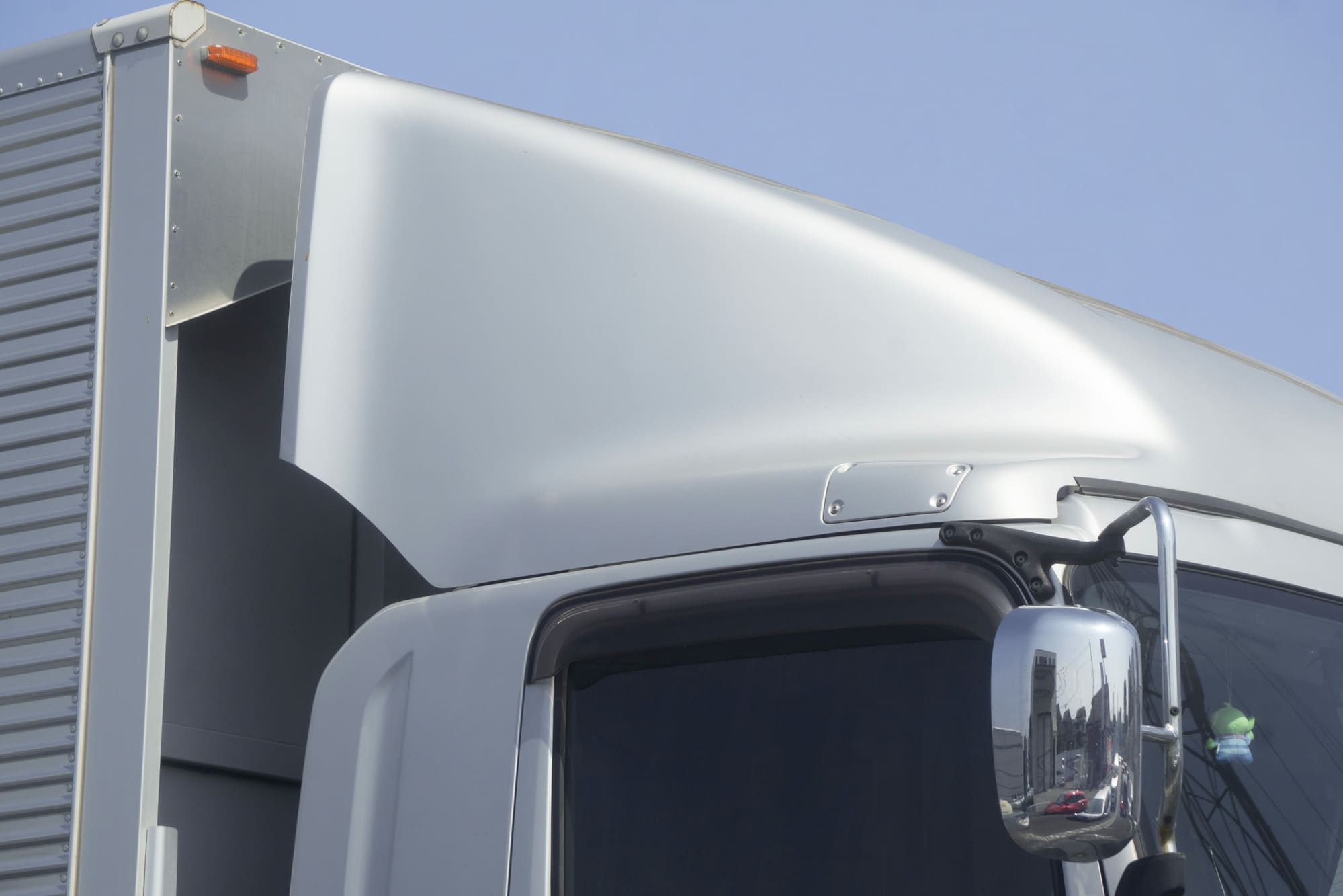 thermoformed truck wind deflector 